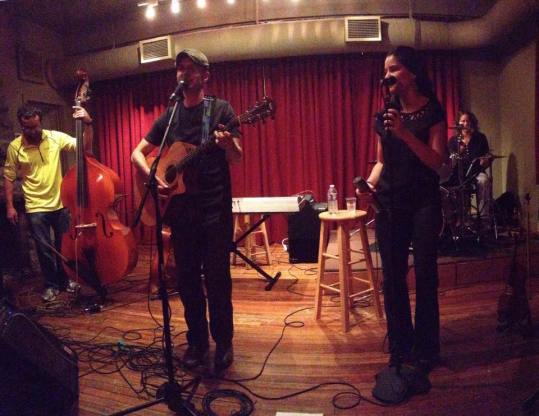 1452240_784544398271999_1603240743993195543_n